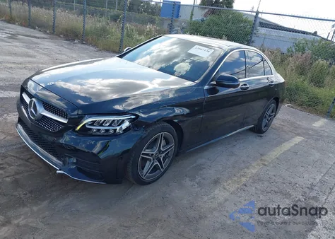 2019 Mercedes-Benz C 300 4Matic z USA, uszkodzony, nr VIN 55SWF8EBXKU319460